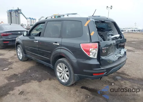 2013 Subaru Forester 2.5X Touring z USA, uszkodzony, nr VIN JF2SHAGC9DH437463